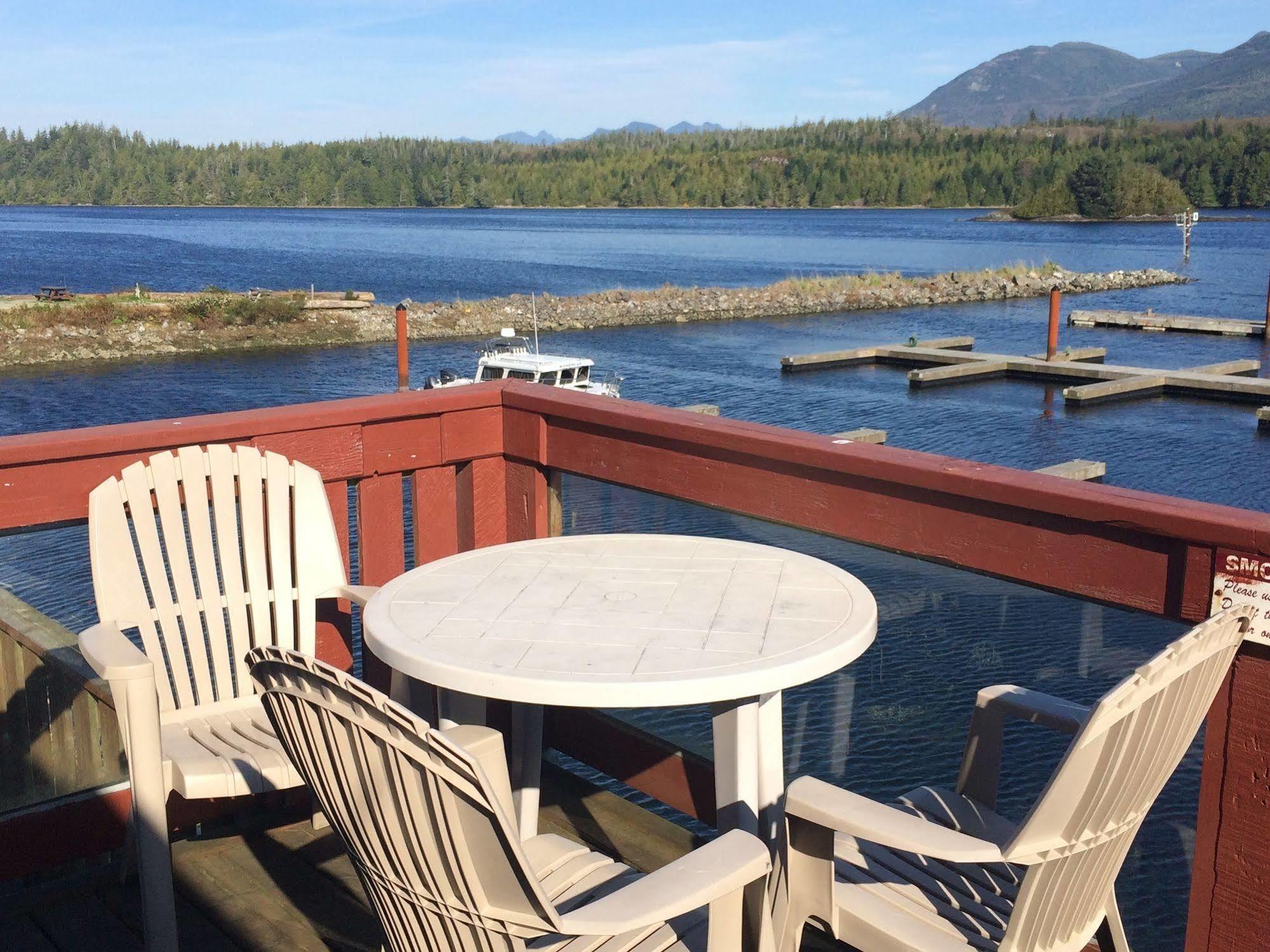 Island West Resort Ucluelet Bagian luar foto