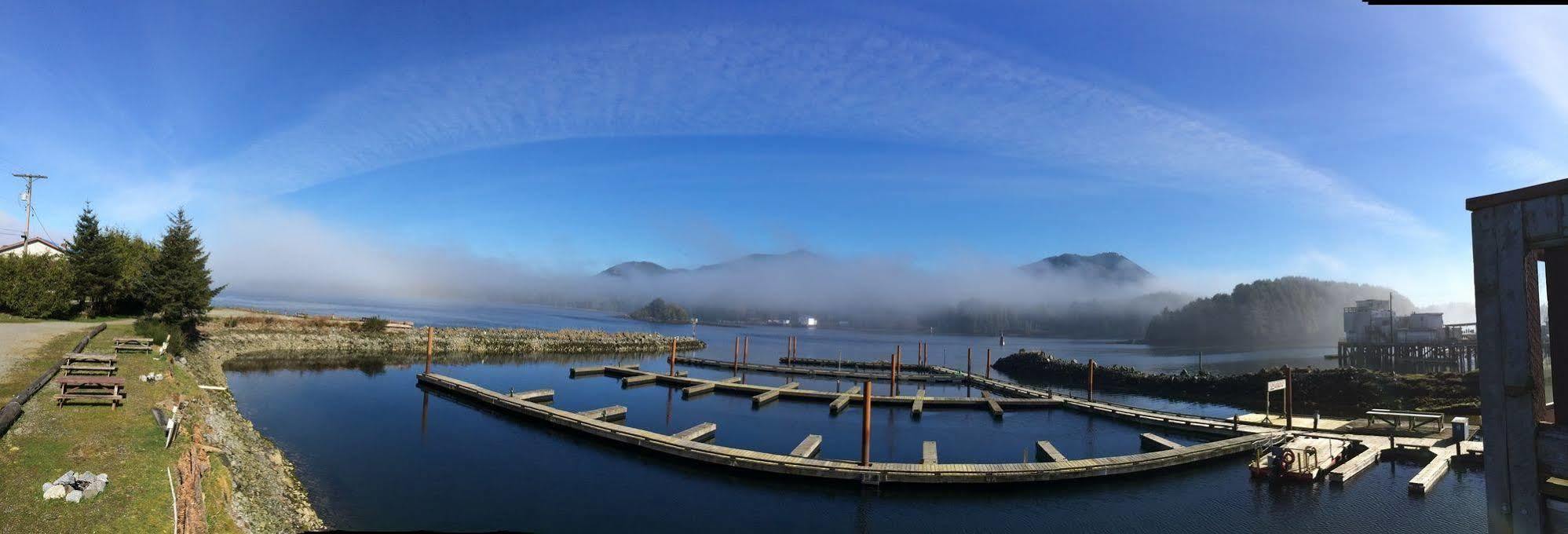 Island West Resort Ucluelet Bagian luar foto